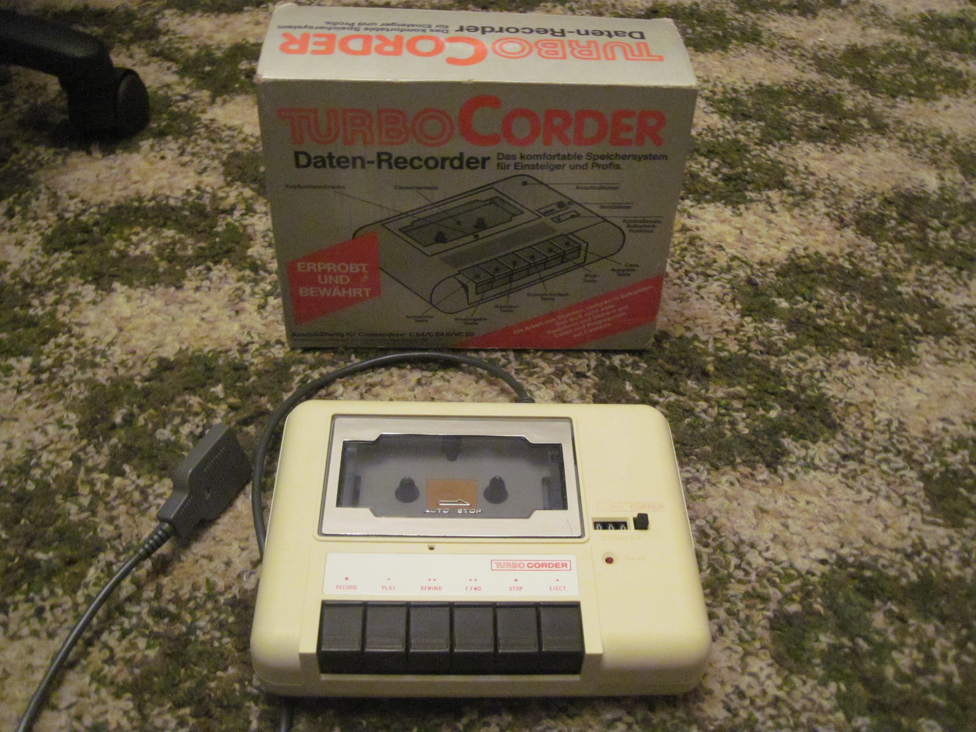 Commodore Datarecorder 2 oturbovaný (PAL)